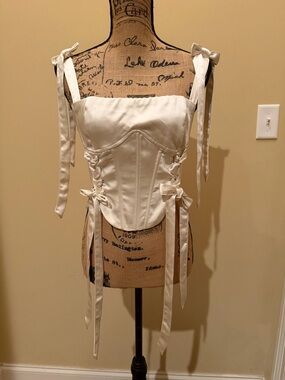 Forever 21 Cream Satin Bustier Corset with Bow Adjustable Straps Size Small